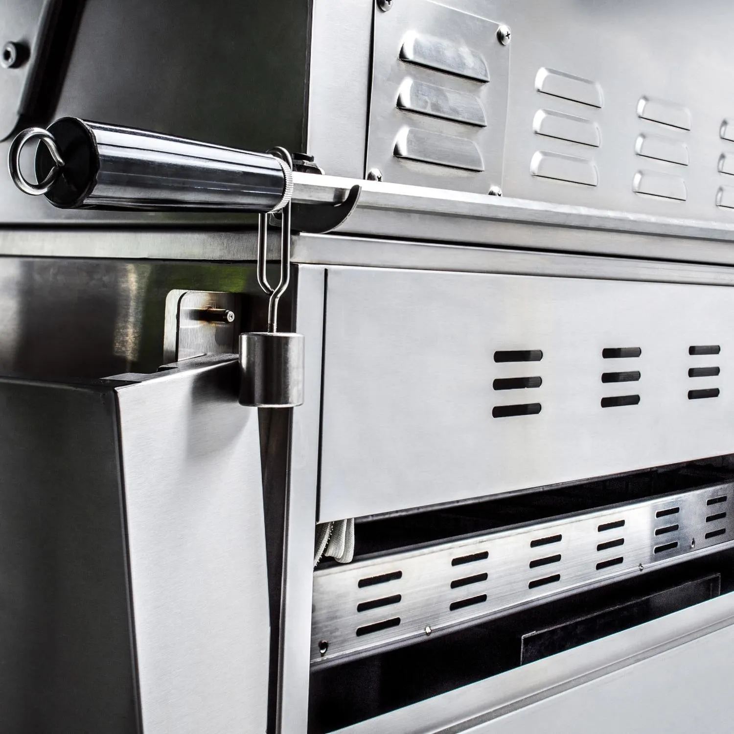 Blaze Professional LUX 34-Inch 3-Burner Freestanding Liquid Propane Gas Grill With Rear Infrared Burner